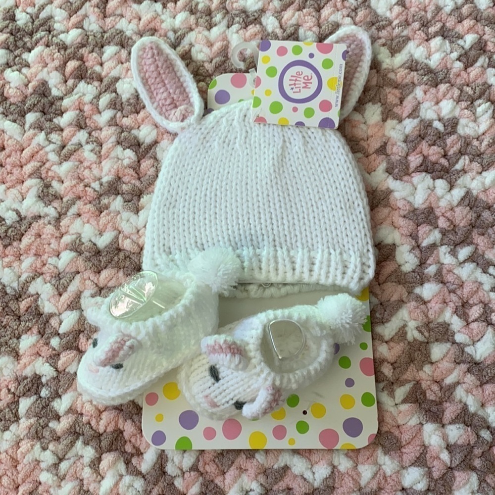 Baby Girl Bundle Mittens, Hats, and Slippers - Picture 14 of 14